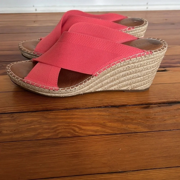 Gentle Souls by Kenneth Cole Sandals - Picture 2 of 7